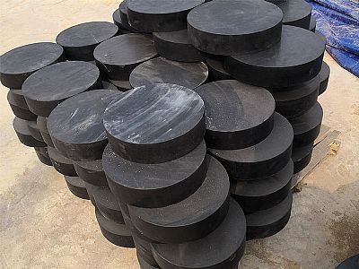 昭苏县板式橡胶支座由若干层橡胶片与薄钢板经加压硫化
